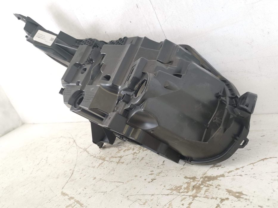 Ляв фар корпус със светодиод / Lqv far korpus sus svetodiod Land Rover