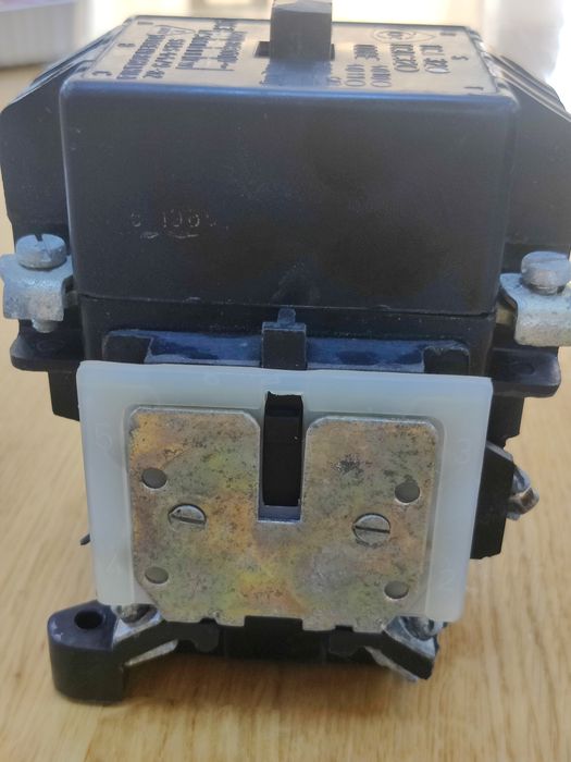 Vând contactor 32A - 500V