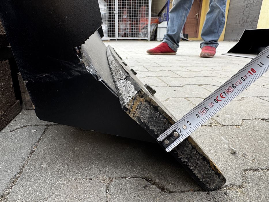 Lama de curatat pt excavator prindere rapida 1 m utilaje