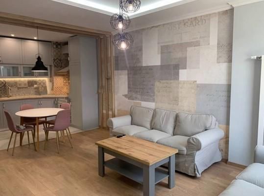 Дава се под наем Двустаен апартамент в Пловдив, Младежки Хълм - 74 кв.м за 600 € - Снимка #2