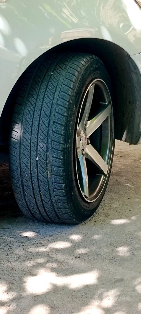 R17 Vossen diska balon sotiladi 215/55/17