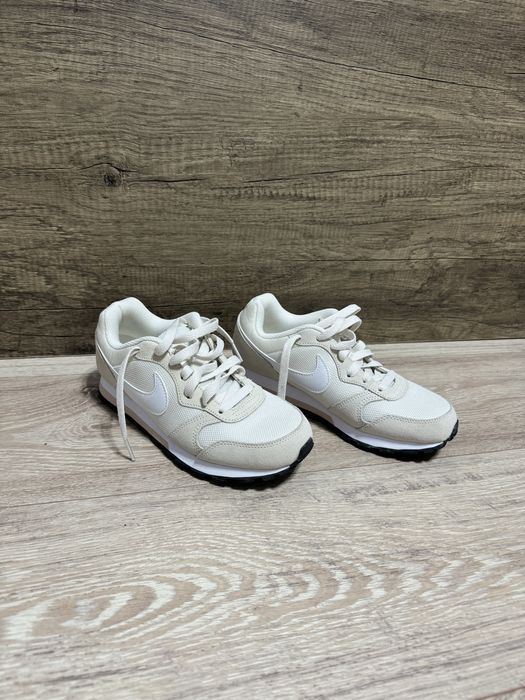 Nike Sportwear Venture Runner Femei New 36