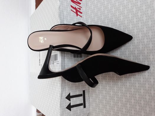 Pantofi H&M noi marimea 39