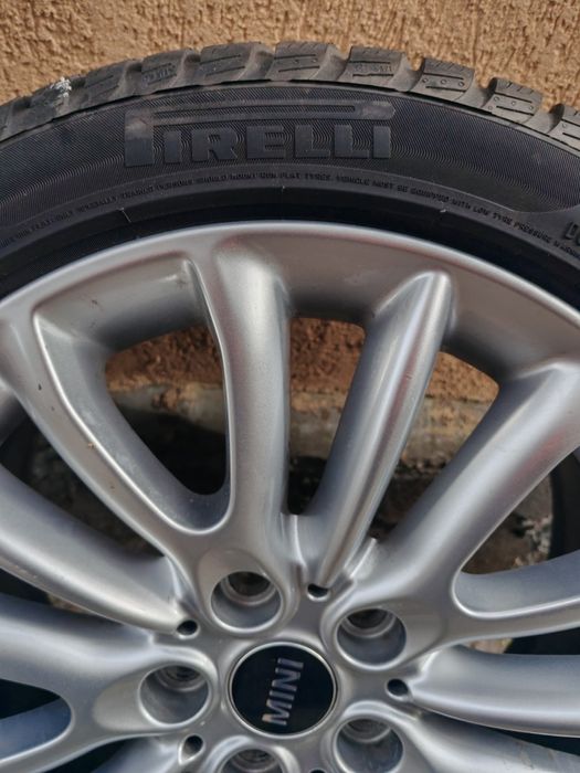 Jante originale MINI Cooper  cauciucuri de iarnă Pirelli 225 45 R1