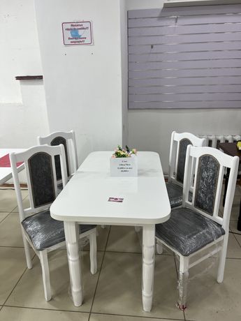 Стол стулья для кухни и гостиной