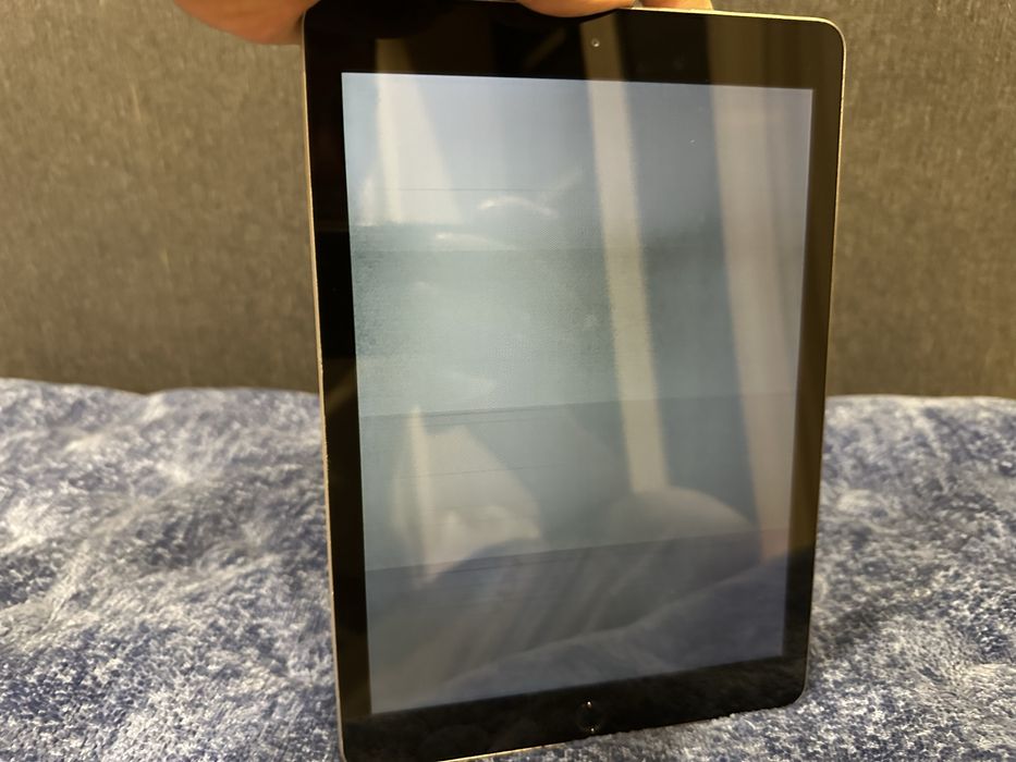 * Apple iPad A1822 5-го поколения на запчасти