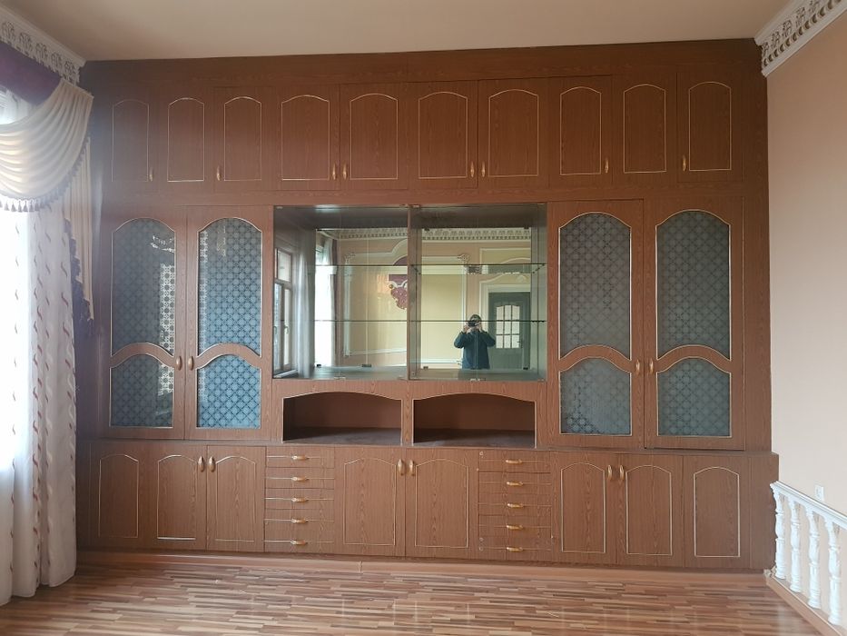 Продаю гостиный мебель стенка самовывоз