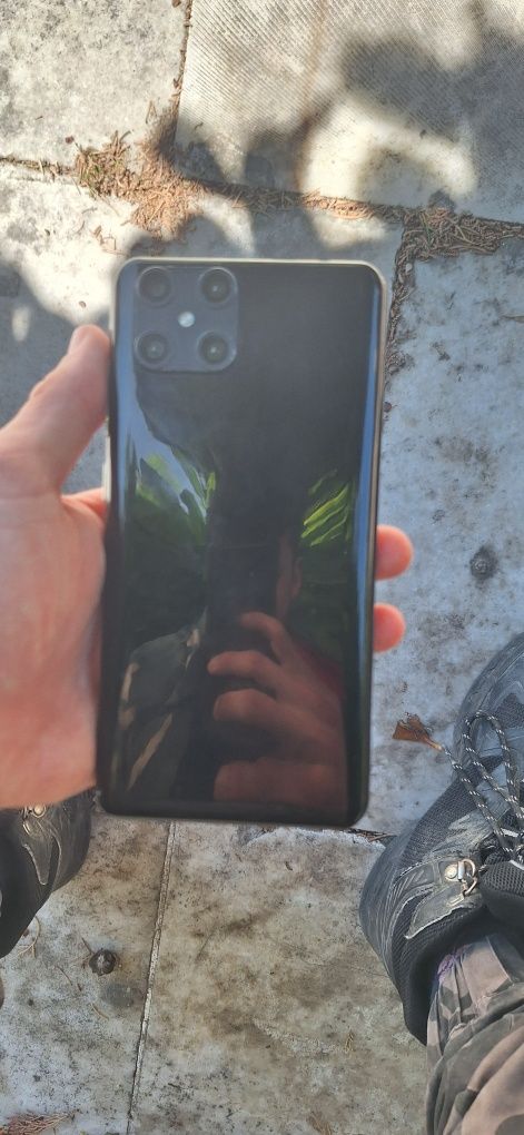 Huawei запазен има малък дефект