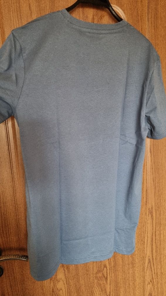 BOSS 100% оригинална синя тениска,размер L,нова