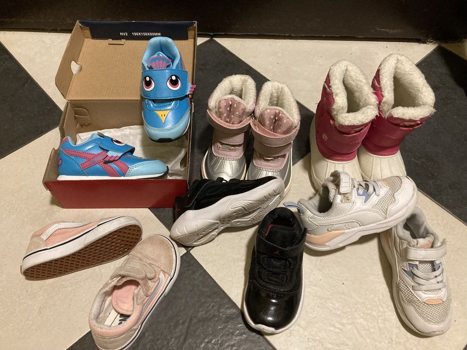 Детски маратонки обувки ботуши