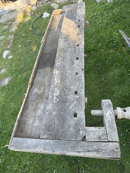 Bancuri/tejghele/mehei vechi de tamplarie din lemn