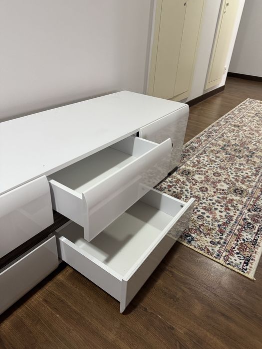 Продам тумбу в хорошом состояние