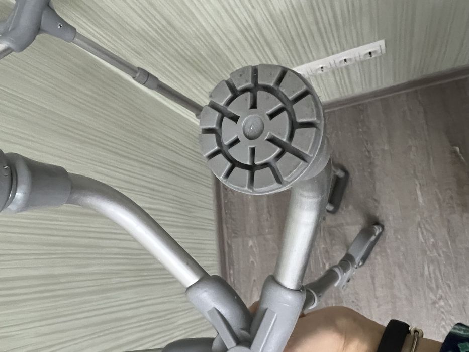 Продам костыль с повышенной устойчивости