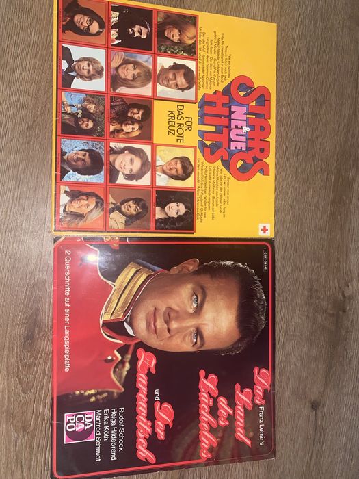 viniluri- in engleza, romana, teatre radiofonice etc