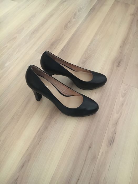 Продам новые кожаные туфли