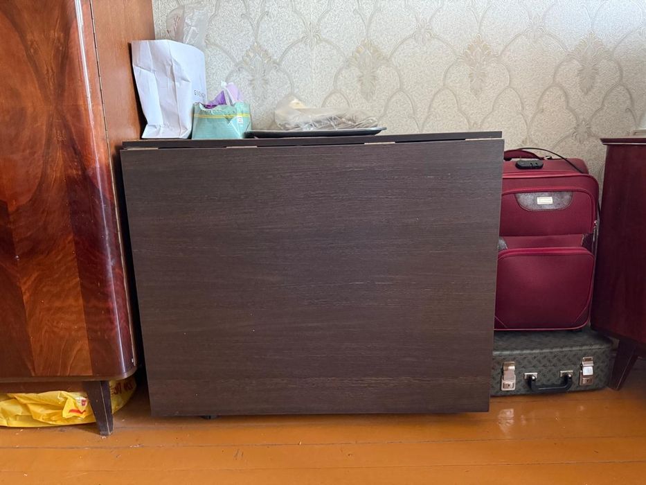 Продам стол-книжку