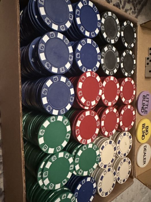 Продам покерные фишки