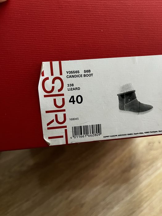 Cizme imblanite din piele intoarsa Esprit, masura 40