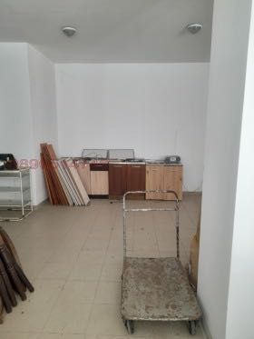 Дава се под наем Магазин в Варна, Христо Ботев - 117 кв.м за 509.49 € - Снимка #5