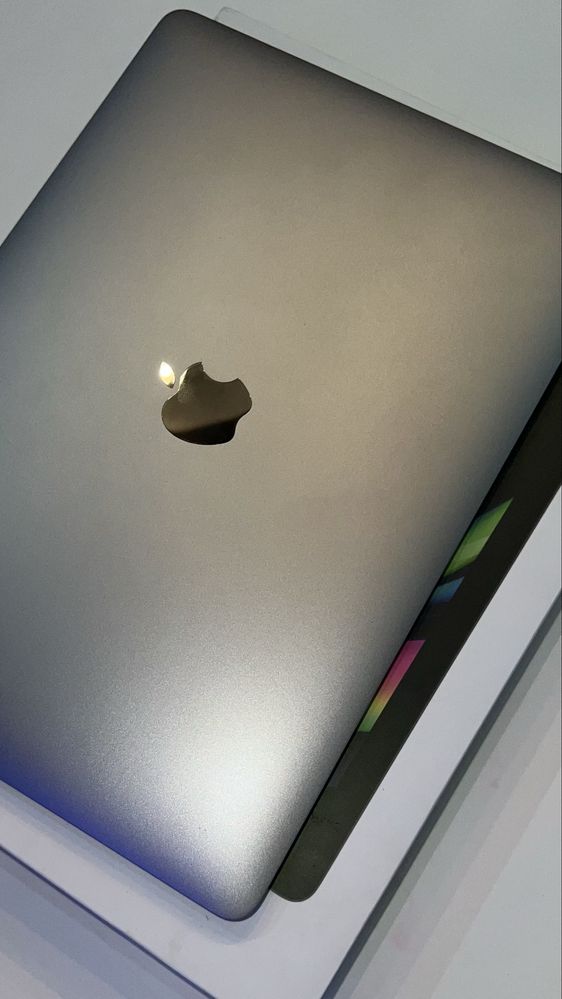 MacBook 13 inch 256 Gb M2, аккум 100%