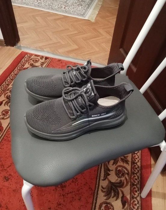 Продаются кроссовки