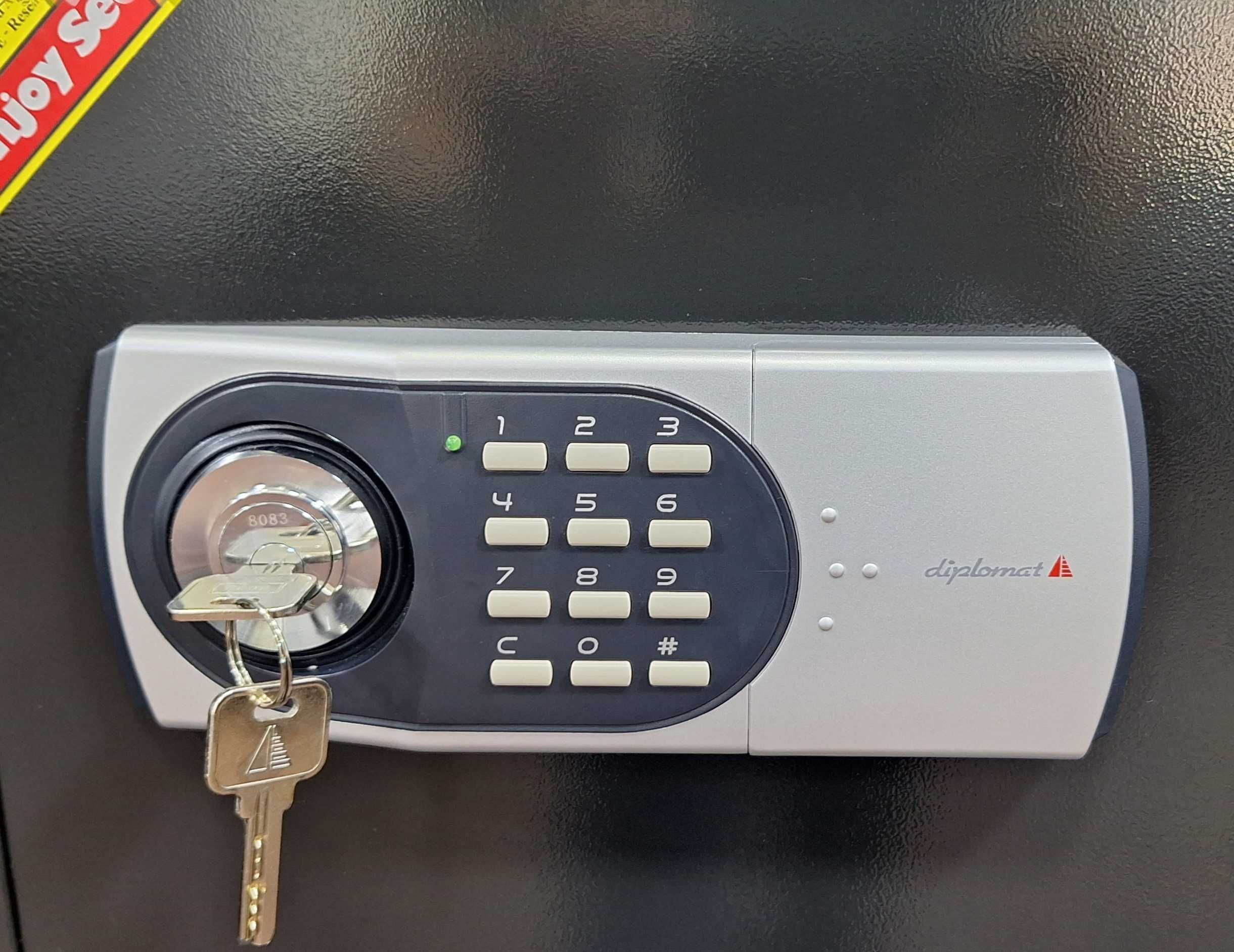 Сейф Seyf Diplomat модель 119 Made in Korea