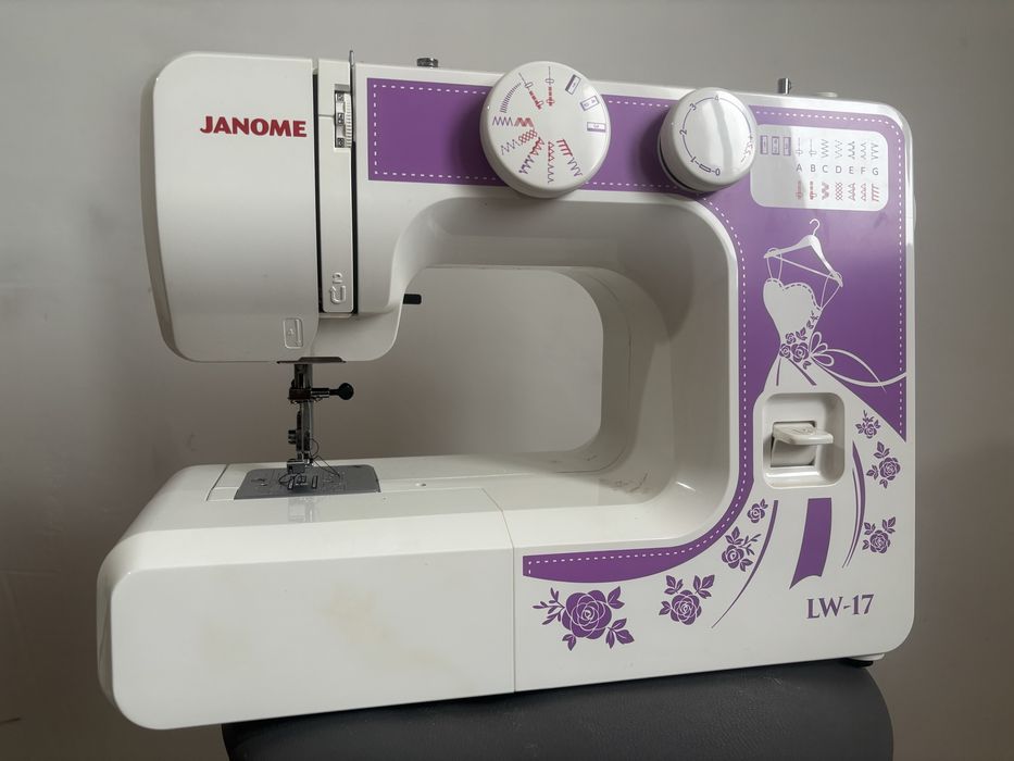 Janome  LW-17