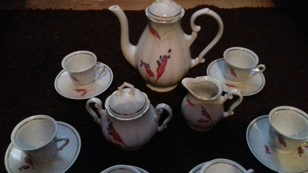 serviciu cafea portelan fin,vechi Fena,