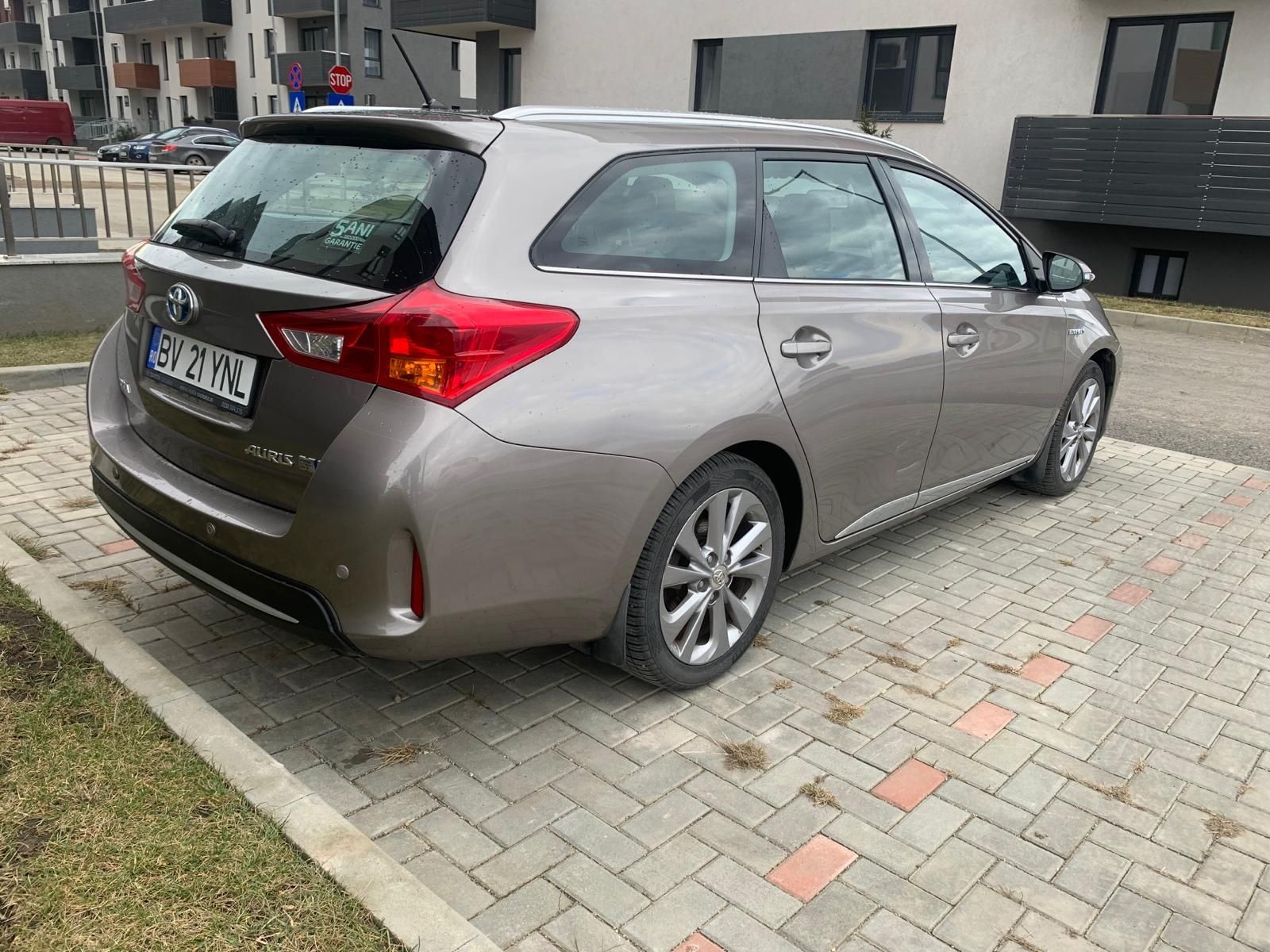 Toyota auris hibrid 150000km Schimb