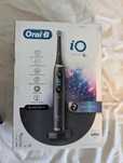 Oral-B io9 електрическа четка