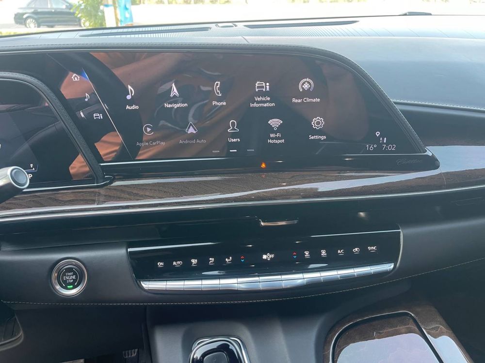 Cadillac platinum 2022