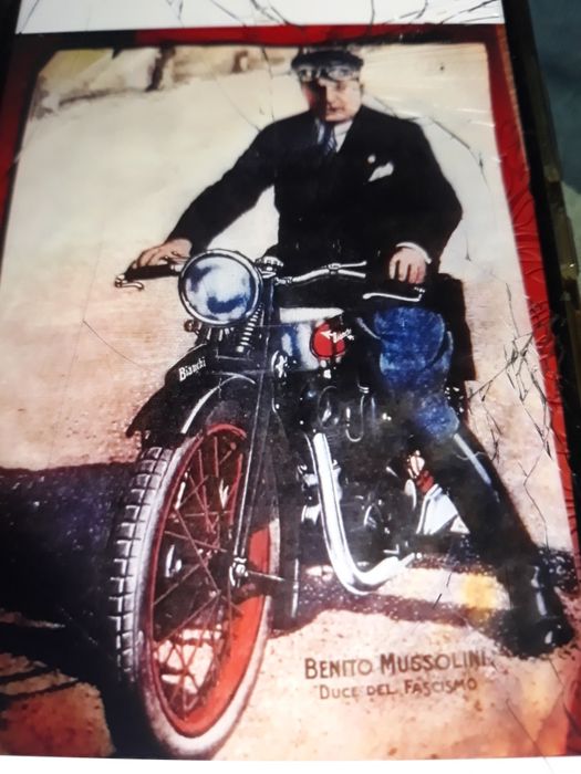 Revistă istorică Benito Mussolini