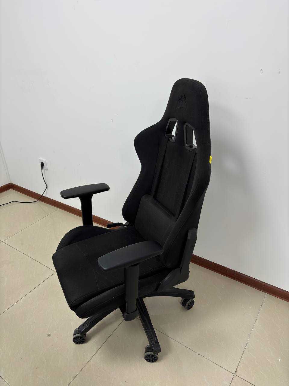 Б/У Игровое компьютерное кресло CORSAIR TC100 RELAXED
