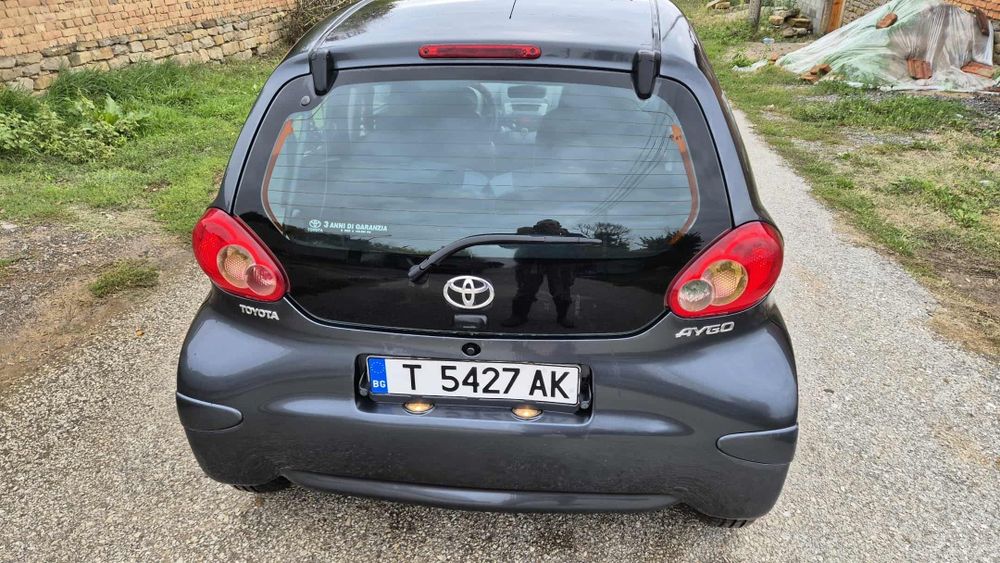 Малка нежна кола Toyota Aygo