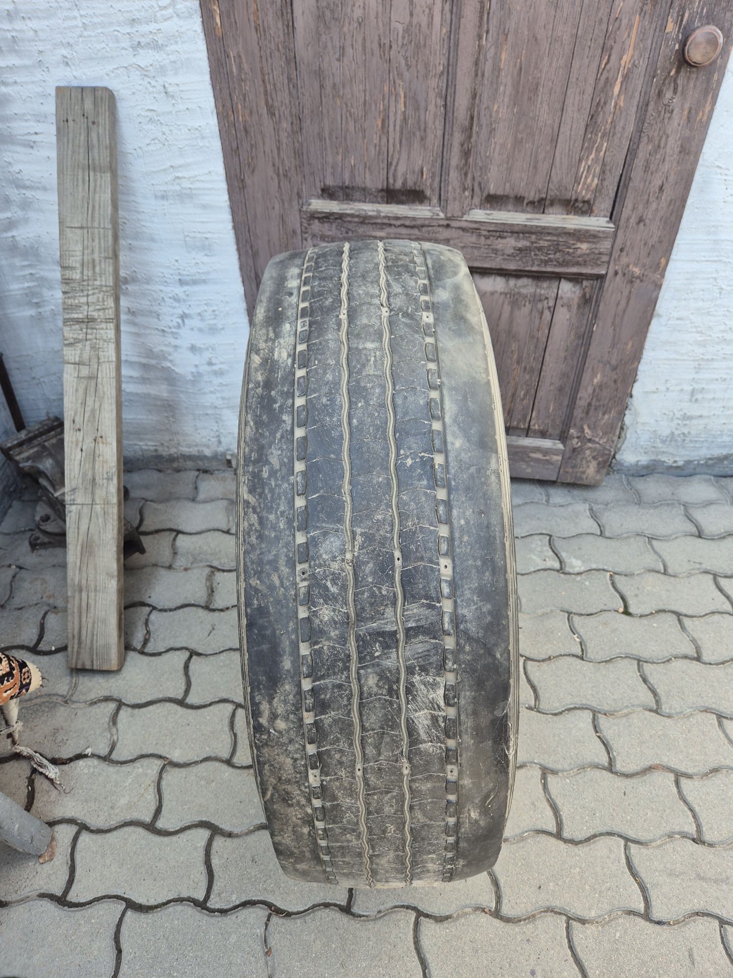 Шины 265/70 R 19.5