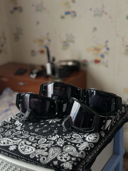 Чисто нови 100% очила