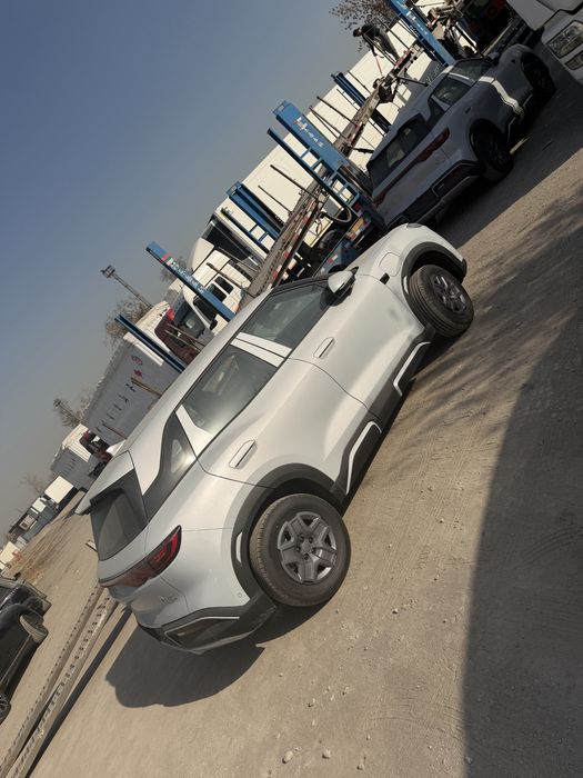 Byd Yuan up 3 pazitsa smart dop opsiya