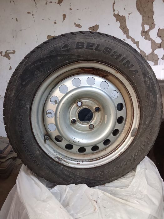 Стояли на гольф 2 резина не очень. Диски не крнвые