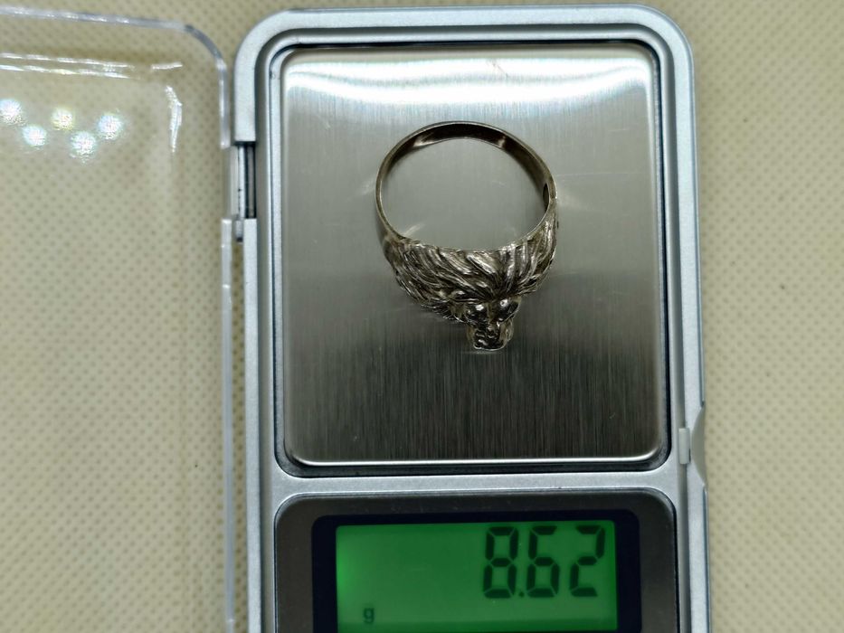Inel din argint – cap de leu, relief masiv
