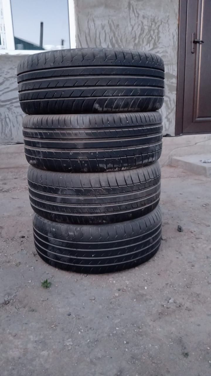Продам  летние шины с дисками
