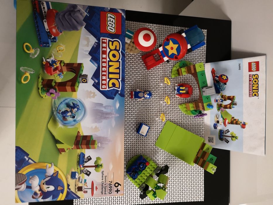LEGO® Minecraft™ 21189 - Занданът на скелетите, 21184 Пекарната,