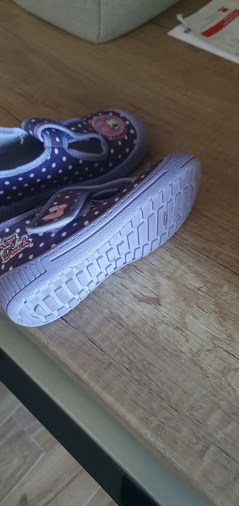 Маратонки nike,Пантофки Disney 26 размер