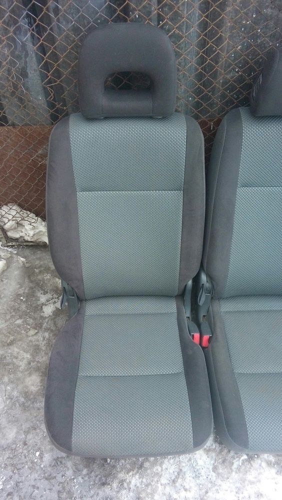 Мазда Примаси/ Mazda Premacy салон/ задни седалки/ задна седалка