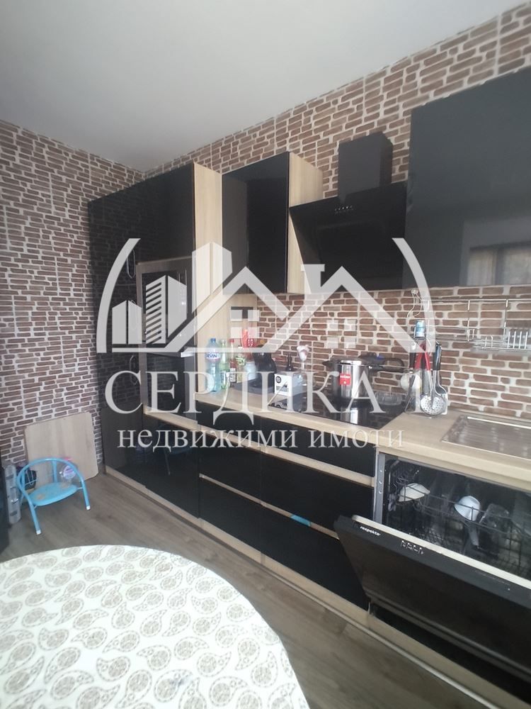 Продава се Къща в Велинград - 192 кв.м за 1039 €/кв.м - Снимка #1