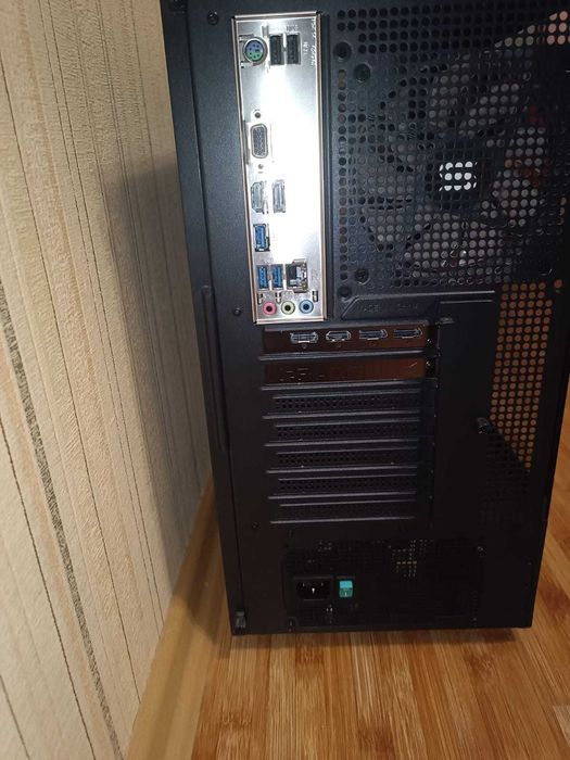 PC Gaming high end + Monitor high end+ stand monitor ergonomic