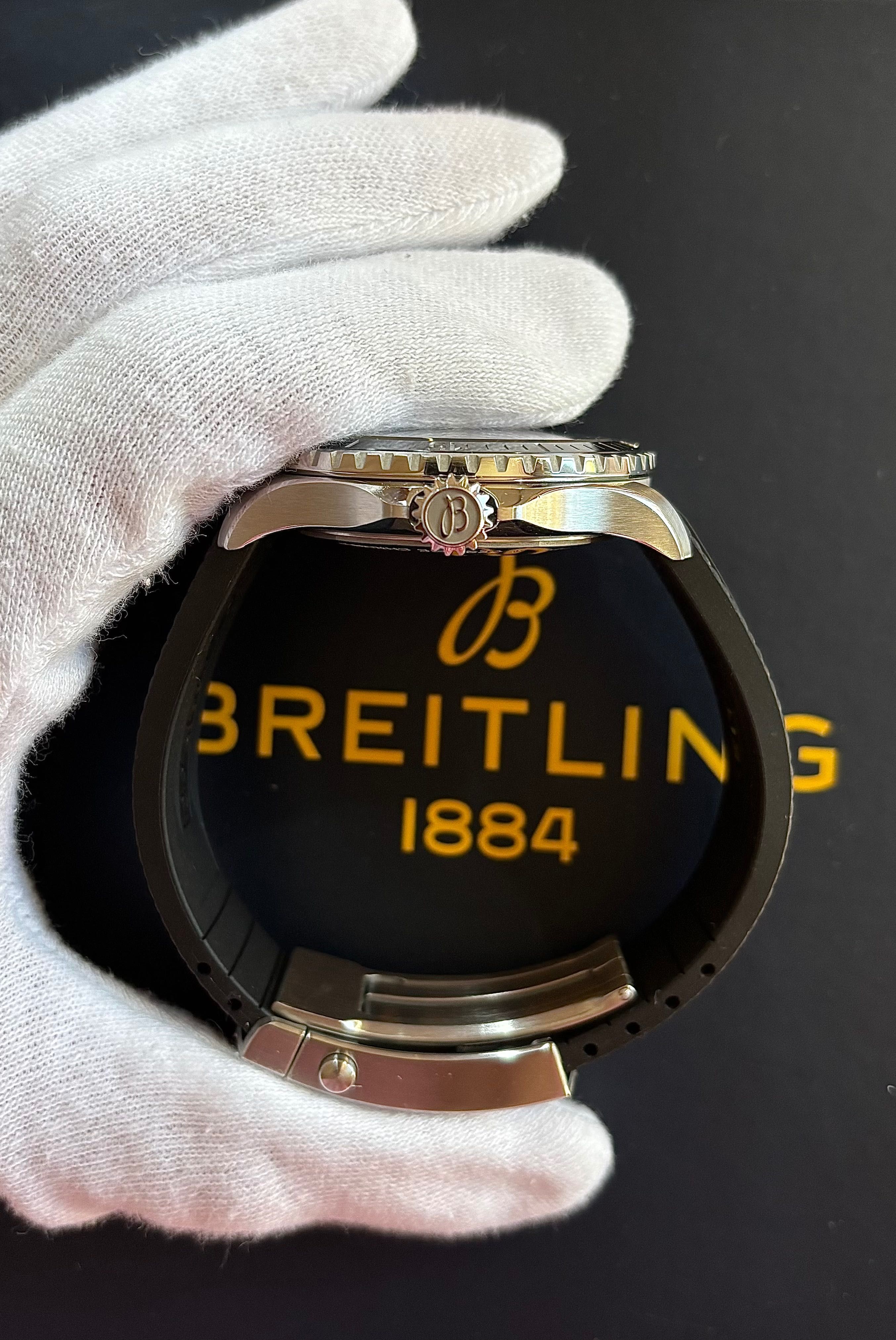 Breitling Superocean Automatic 42 в гаранция до 21.12.2027