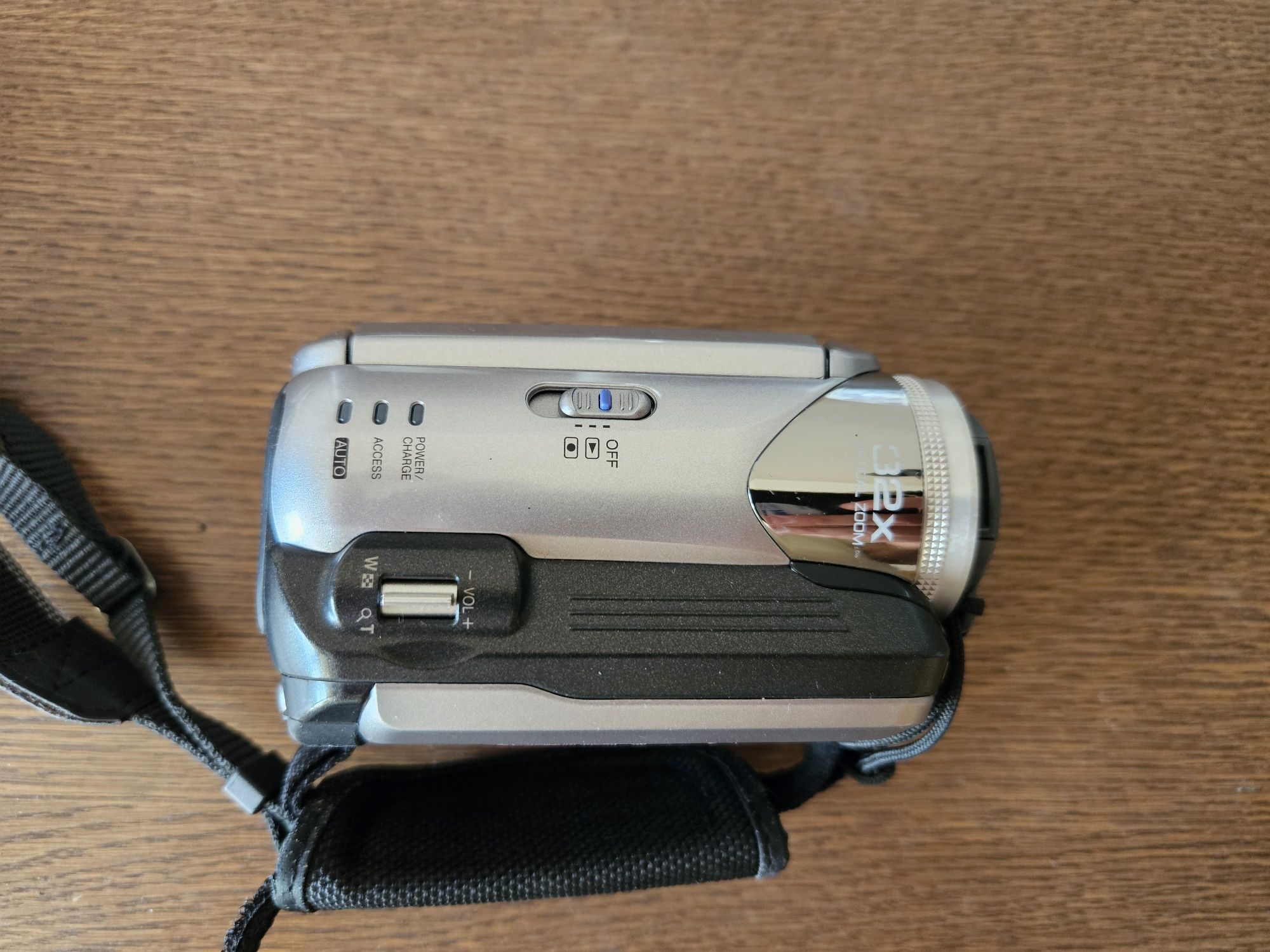 Видеокамера JVC Everio GZ-MG21U 20 GB Hard disk