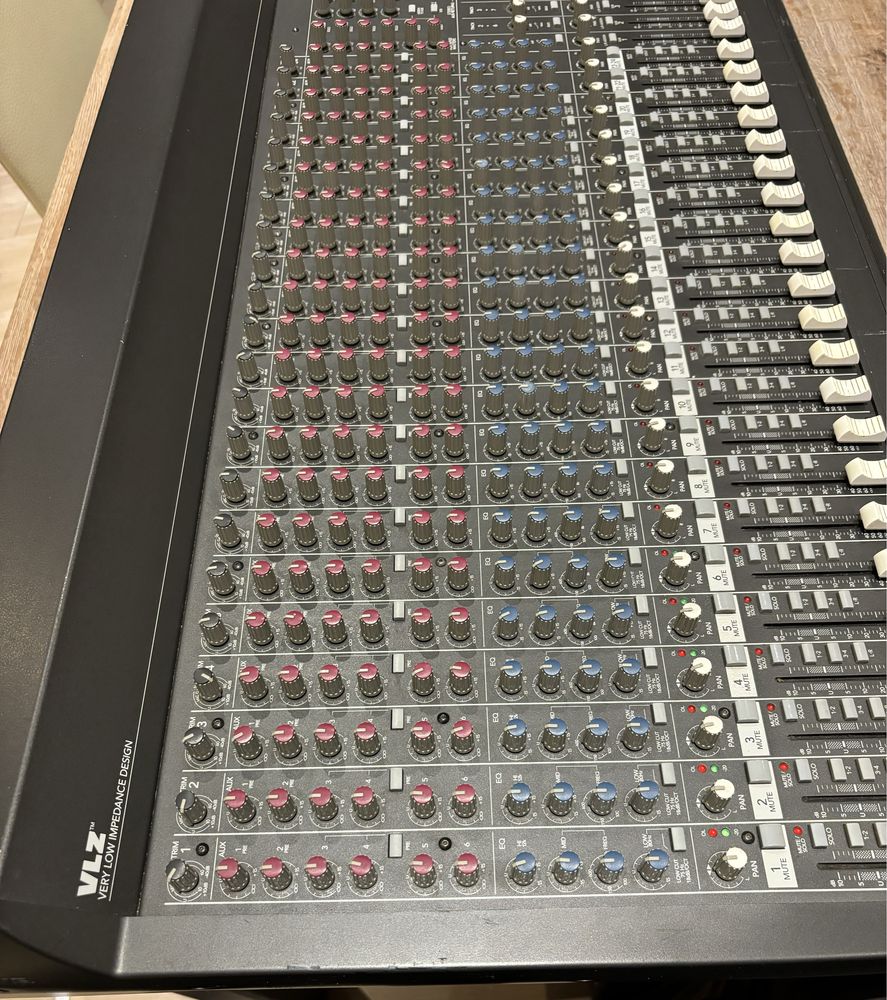 Mackie SR 24.4 VLZ mixer (Маки) смесителен пулт