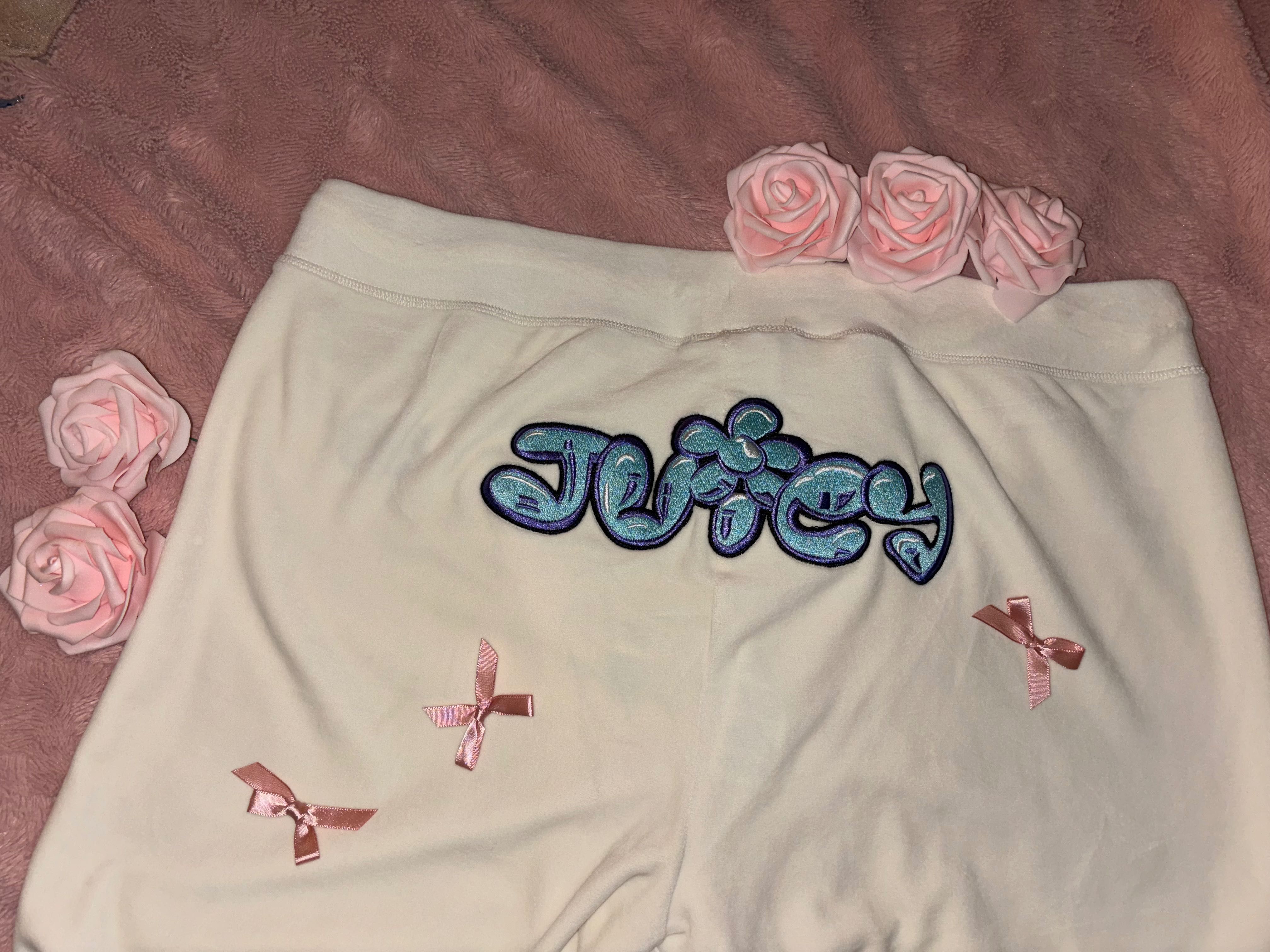 Чисто ново Кадифено долнище на Juicy Coture