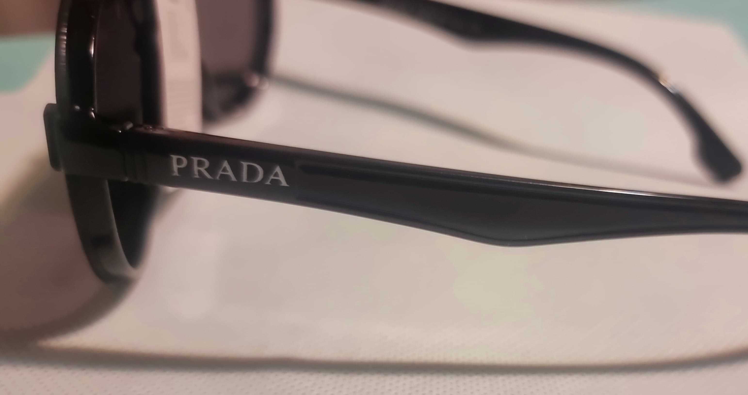 Ochelari de soare Prada cu lentile negre UV400